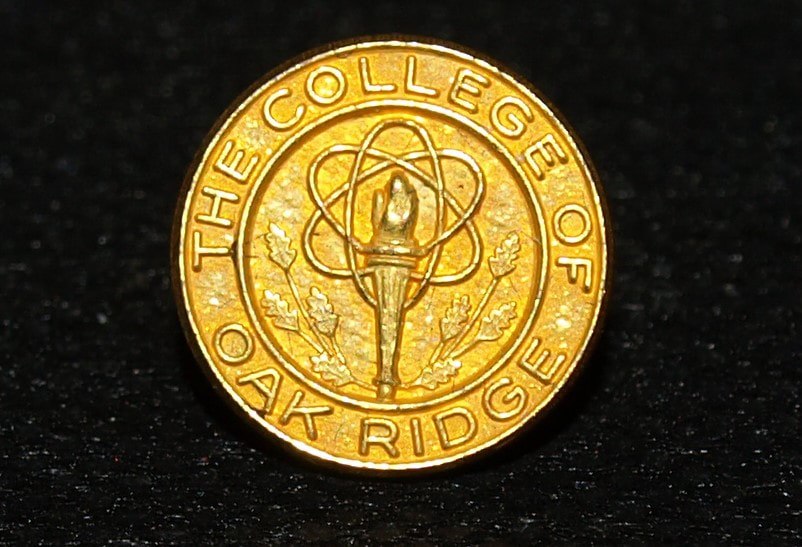College of Oak Ridge, Oak Ridge, CoOR, Tennessee, lapel pin